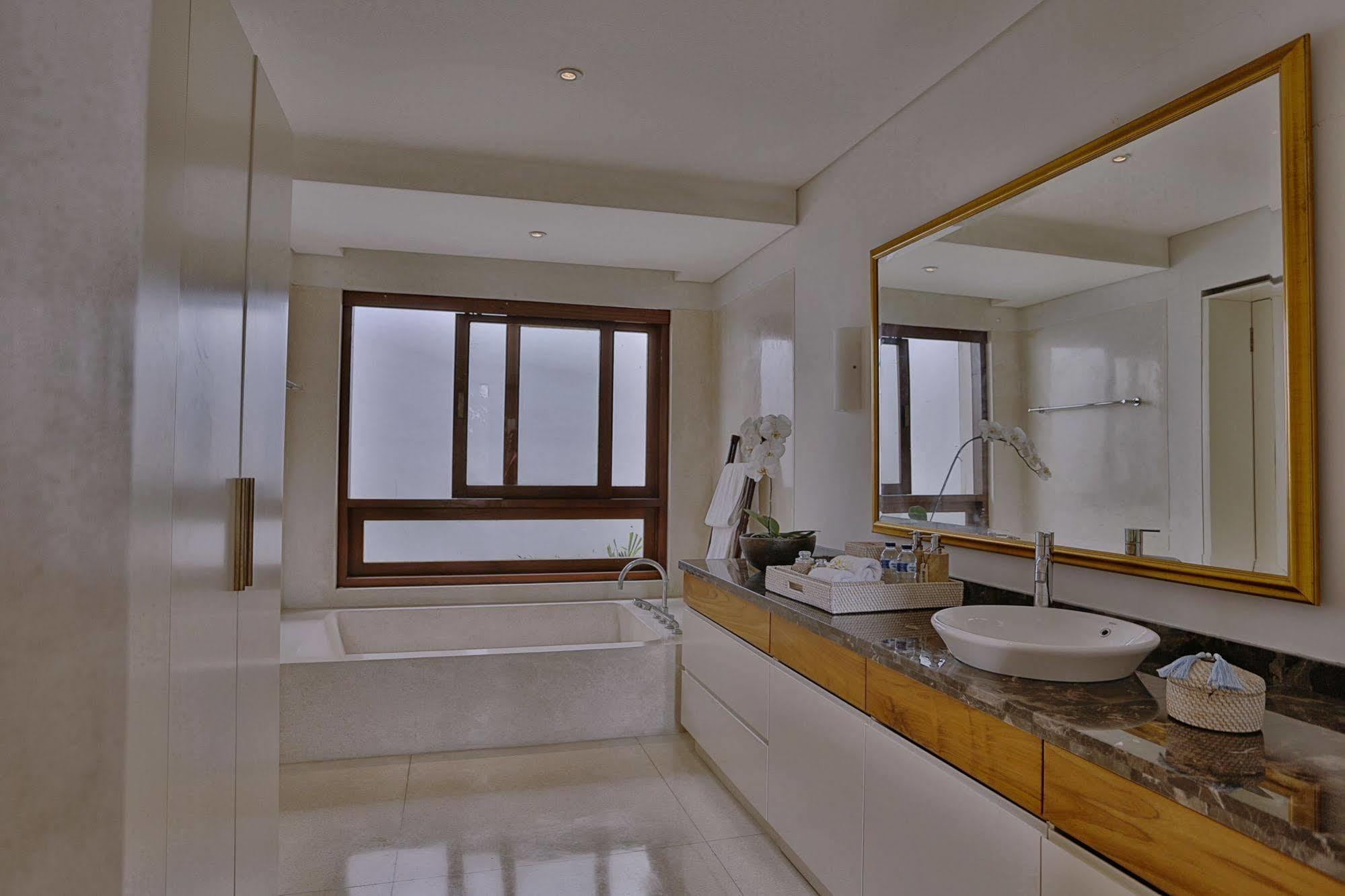 Villa Nikara Kuta Lombok Eksteriør billede